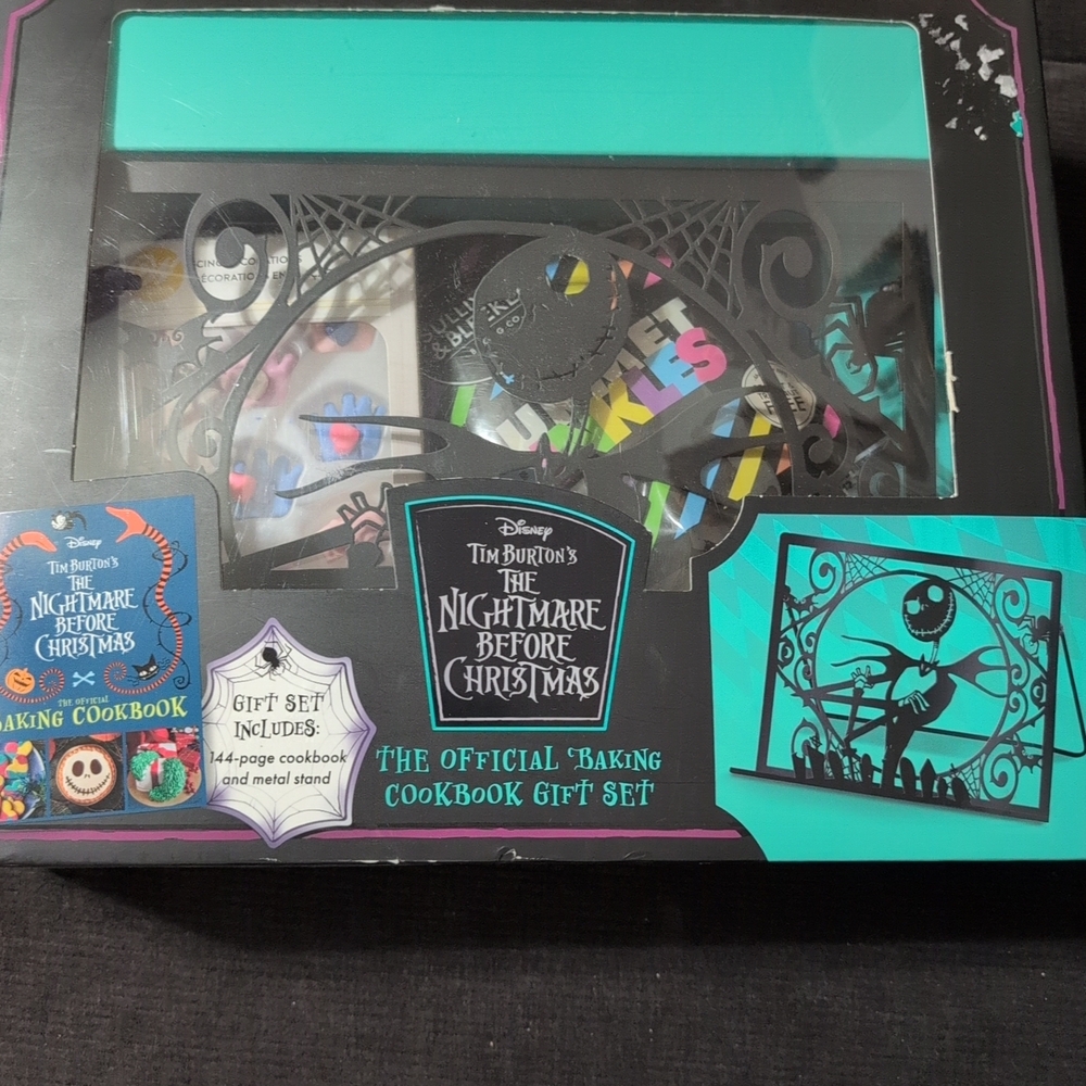 Disney The Nightmare Before Christmas Teal and Black Gift Set